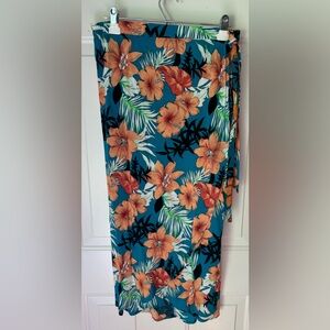 Elsie & Zoey Wrap skirt size S/M